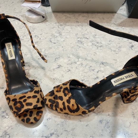 Leopard peep toe shoes size 9M - Picture 3 of 6